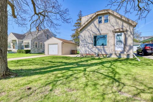 3533 S 44th Street, Greenfield, WI, 53220 | Card Image