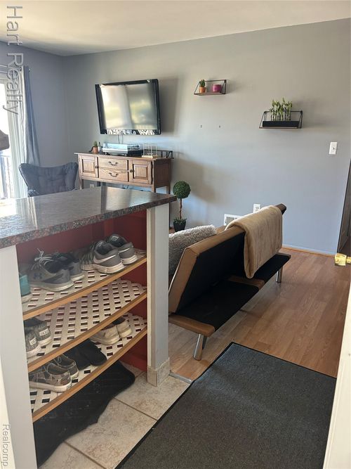 c5-34820 Valleyview Dr, Sterling Heights, MI, 48312 | Card Image