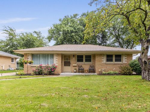 4429 S 63rd St, Greenfield, WI, 53220-3462 | Card Image