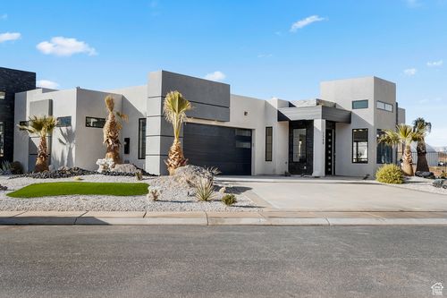 1560 W Torrey Pines Rd, Hurricane, UT, 84737-1429 | Card Image