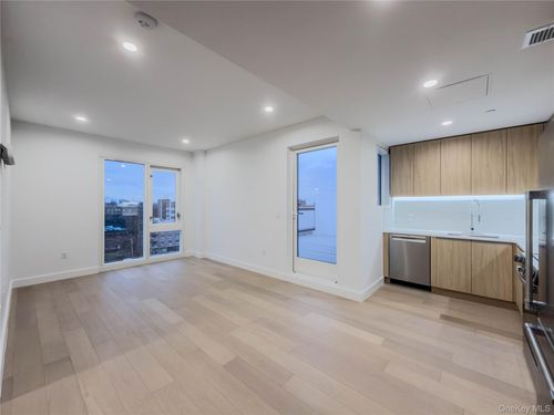 6e-150 Northern Blvd, Flushing, NY, 11354-3847 | Card Image