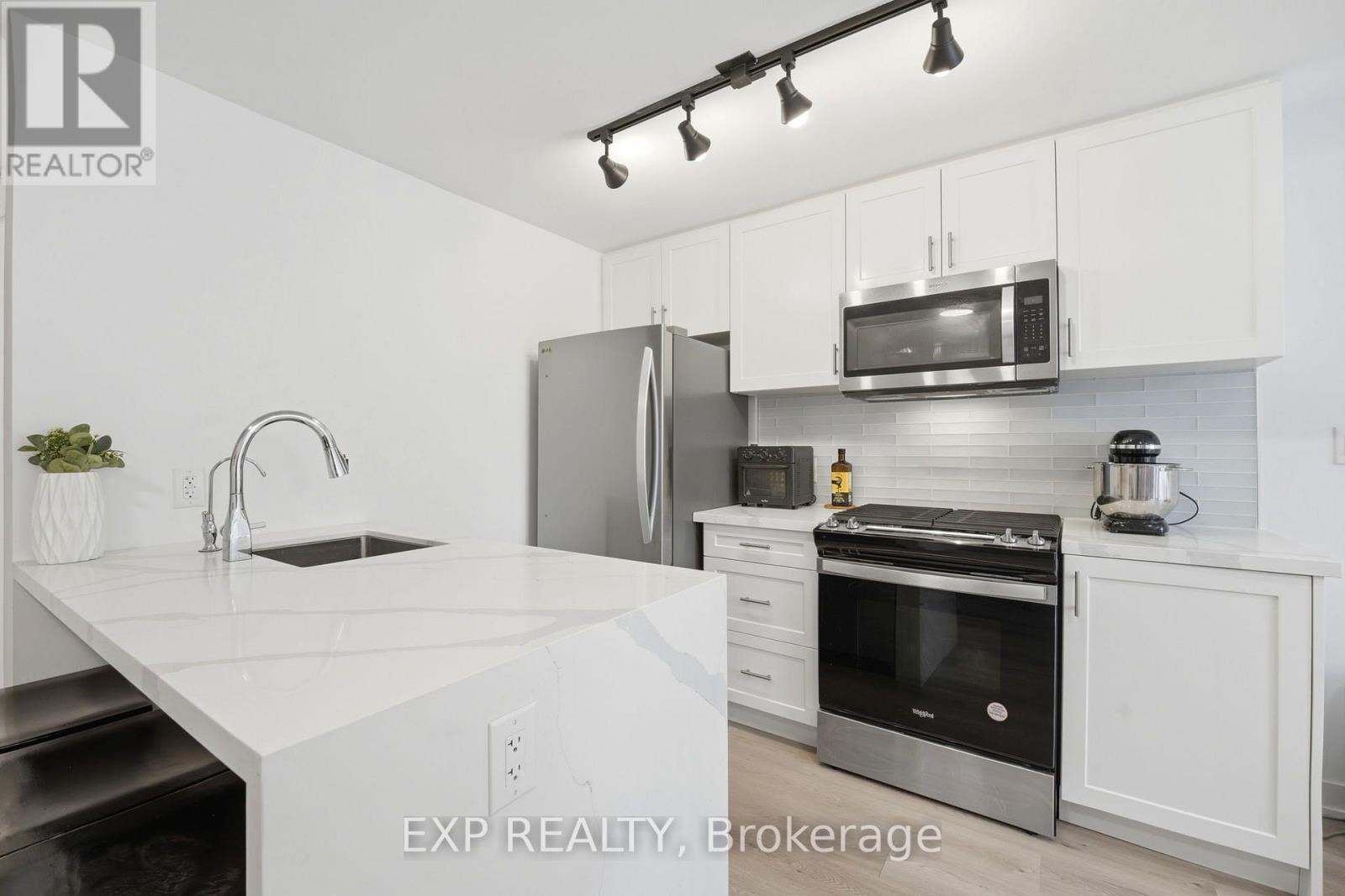 Residential Lease in Toronto (O'Connor-Parkview) 5