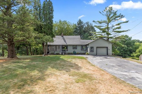 8381 Tindall Rd, Springfld Twp, MI, 48350-1683 | Card Image