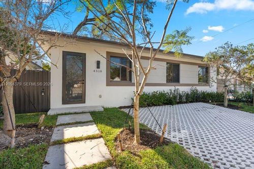 4519 Nw 3rd St, Miami, FL, 33126-5316 | Card Image