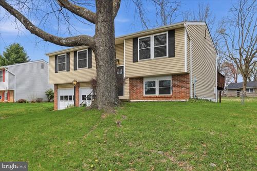 215 Challedon Dr, WALKERSVILLE, MD, 21793-8129 | Card Image