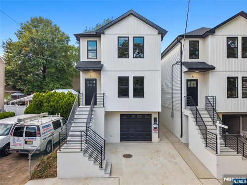 7 Montclair Ave, Paterson, NJ, 07503-2417 | Card Image