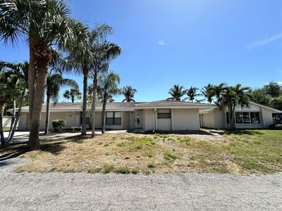 475 Bayshore Road, House other with 3 bedrooms, 2 bathrooms and null parking in Nokomis FL | Image 1