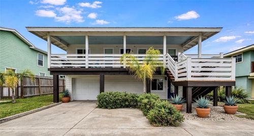 614 Avenue C, Port Aransas, TX, 78373-4107 | Card Image
