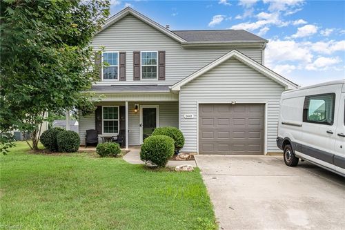 3661 Briarmeade Rd, Greensboro, NC, 27405-9425 | Card Image