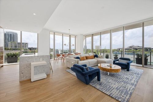 501-2678 Tigertail Ave., Miami, FL, 33133 | Card Image