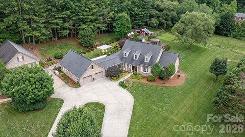401 Redwood Ct, Lenoir, NC, 28645-8443 | Card Image