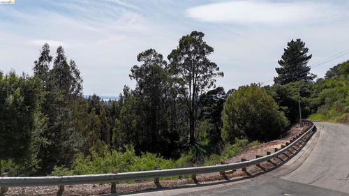 2551 Tunnel Rd, Oakland, CA, 94611 | Card Image