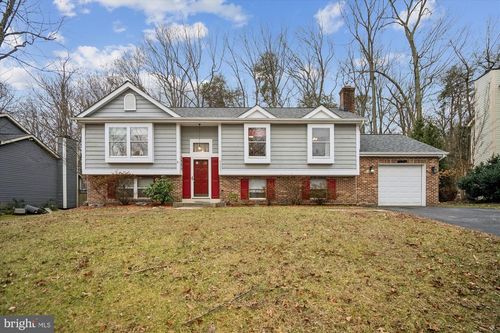 8121 Triple Crown Rd, Bowie, MD, 20715-4536 | Card Image