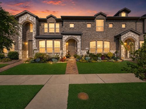 3049 Solana Cir, Denton, TX, 76207-1466 | Card Image
