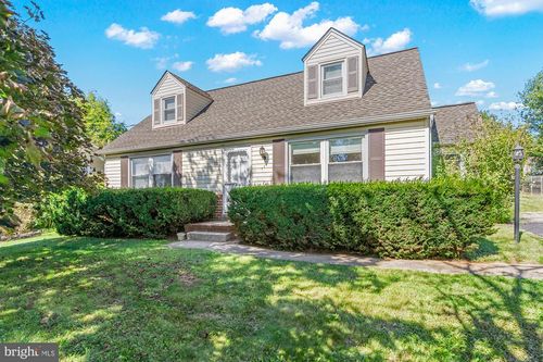 114 Warren Rd, COCKEYSVILLE, MD, 21030-2404 | Card Image