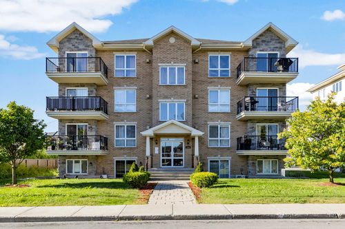 302-1165 Rue Émile-Bouchard, Vaudreuil Dorion, QC, J7V0B7 | Card Image