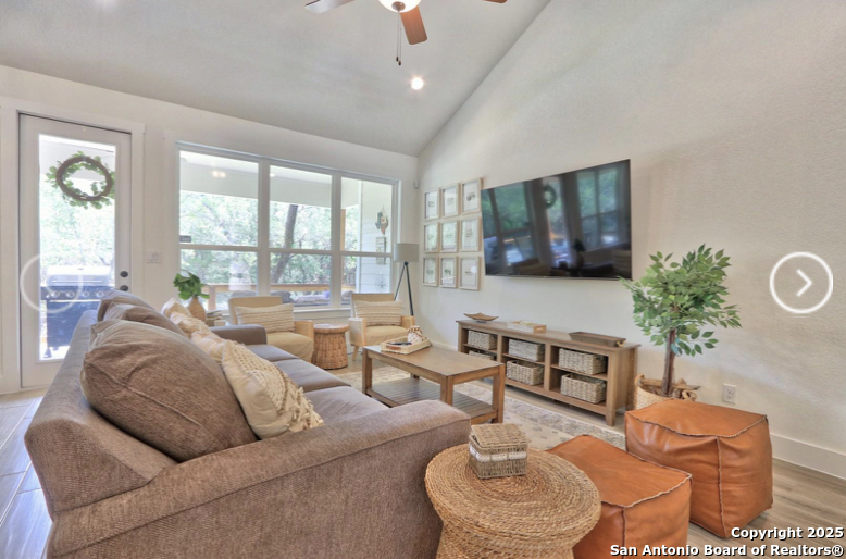 Residential Lease in Canyon Lake 3
