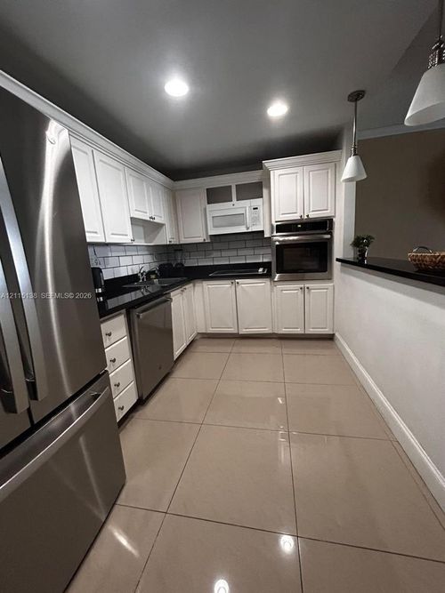 1602-19380 Collins Ave, Sunny Isles Beach, FL, 33160-2238 | Card Image