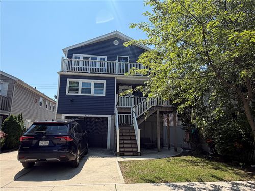 2-422 E Chester St, Long Beach, NY, 11561-2304 | Card Image