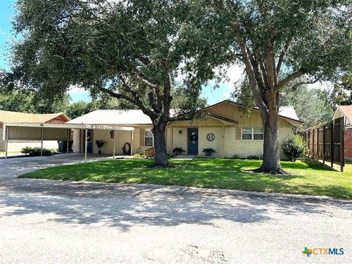 611 Jackson St, Edna, TX, 77957-3234 | Card Image