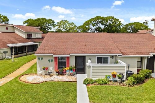 49 Pine Island Cir, Kissimmee, FL, 34743-8165 | Card Image