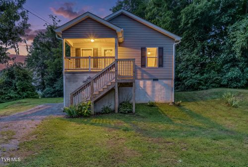 1701 Carter Ave, Johnson City, TN, 37604-5203 | Card Image