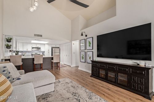 41-1111 W Summit Pl, Chandler, AZ, 85224-1300 | Card Image