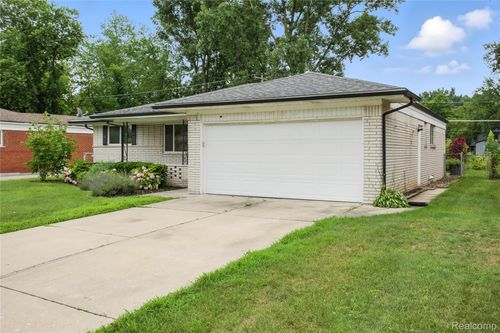 4948 Sanford Dr, Sterling Heights, MI, 48310-6659 | Card Image
