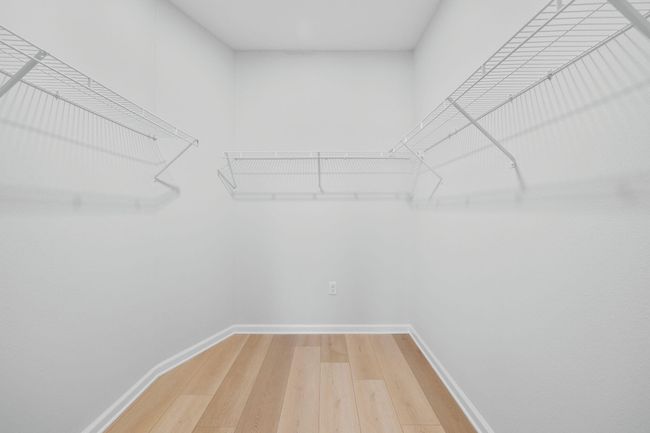 Primary Closet 72 | Image 17