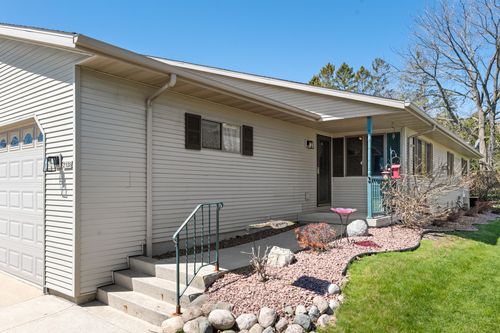 2138 S 22nd St, Manitowoc, WI, 54220 | Card Image