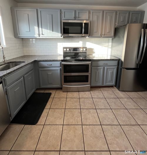 10-10 Dogwood Ct, Cromwell, CT, 06416-1717 | Card Image