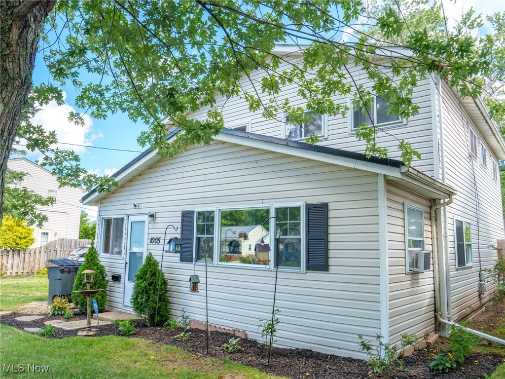 Hayes Ave, Willoughby, OH 44094