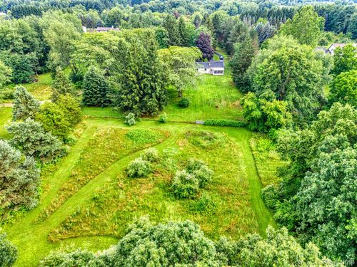 8077 Hunter Rd, Bath, MI, 48808-8443 | Card Image