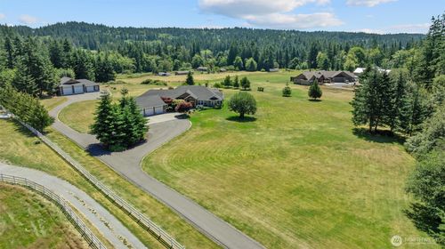 695 Blacktail Ln, Camano Island, WA, 98282-8481 | Card Image