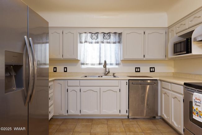 Kitchen | Image 12