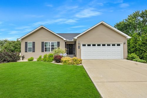 131 Delane Dr, Lexington, IL, 61753-1061 | Card Image