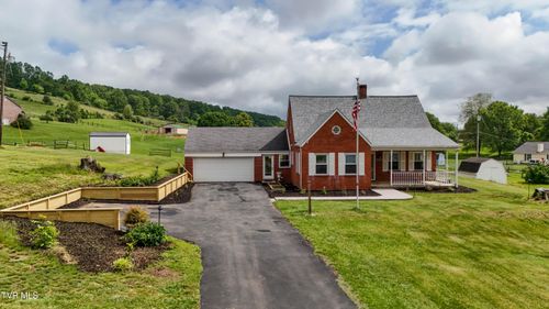 15497 Porterfield Hwy, Abingdon, VA, 24210-1553 | Card Image