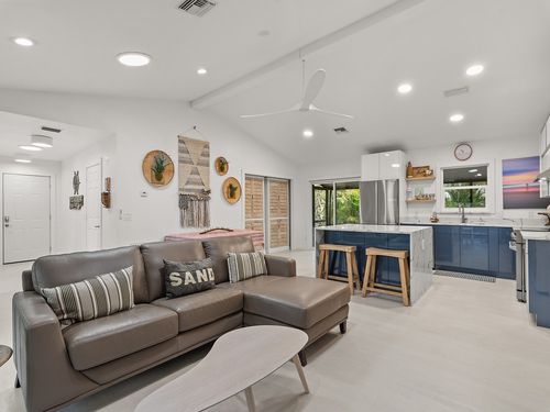 670 Cypress Rd, Vero Beach, FL, 32963-1723 | Card Image