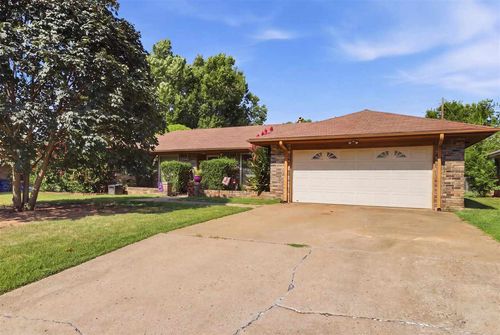 910 N Benjamin St, Stillwater, OK, 74075-7403 | Card Image