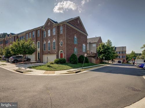8410 Chaucer House Ct, LORTON, VA, 22079-5009 | Card Image