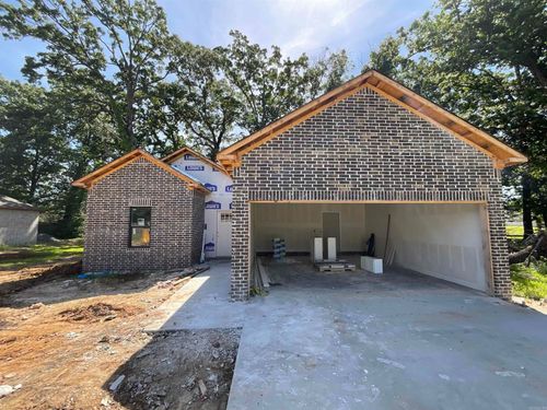 215 Kayla Ln, Lonoke, AR, 72086-2324 | Card Image