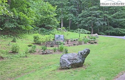 71 Summit Trl, Banner Elk, NC, 28604-7655 | Card Image