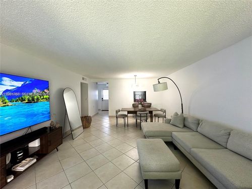 102-620 Ne 12th Ave, Hallandale Beach, FL, 33009-3655 | Card Image