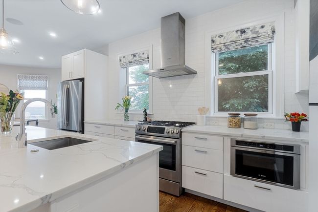 APT-2 - 1650 Columbia Rd, Condo with 3 bedrooms, 2 bathrooms and null parking in Boston MA | Image 6