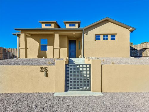 25 Flower Garland, Santa Fe, NM, 87508 | Card Image