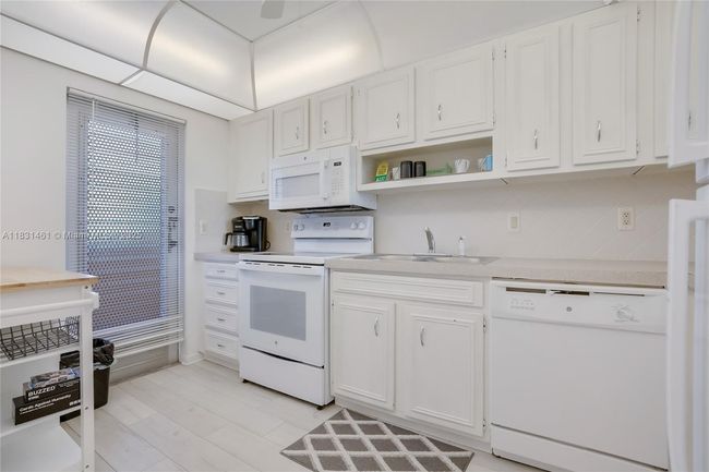 APT-334D - 4502 Federal Hwy, Condo with 2 bedrooms, 2 bathrooms and null parking in Lighthouse Point FL | Image 7