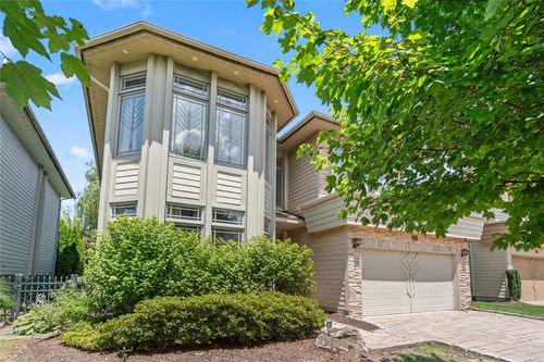 8 Holiday Pond Rd, Jericho, NY, 11753-1156 | Card Image