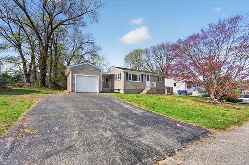 45 Winthrop Rd, Warwick, RI, 02888-4517 | Card Image