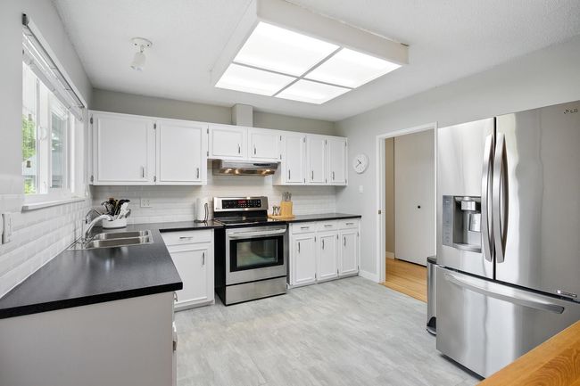 3032 Armada St, House other with 5 bedrooms, 3 bathrooms and 3 parking in Coquitlam BC | Image 11