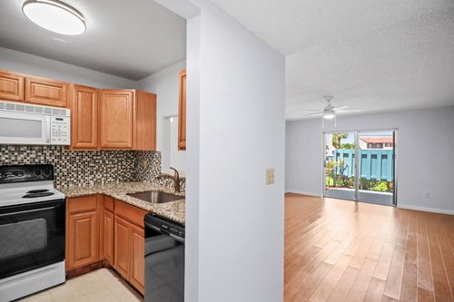 apt-d5-950 S Kanner Hwy, Stuart, FL, 34994-3754 | Card Image